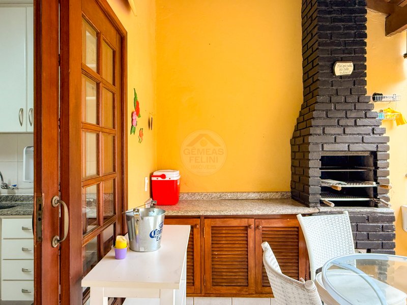 Casa em Condomínio com 2 suítes na Praia de Juquehy - LOCAÇÃO DIÁRIA, ANUAL E VENDA  São Sebastião - 