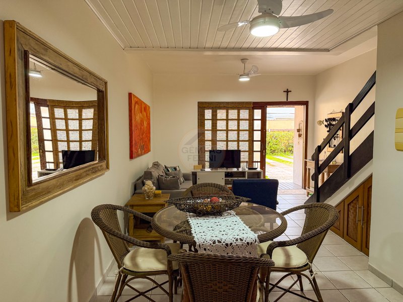 Casa em Condomínio com 2 suítes na Praia de Juquehy - LOCAÇÃO DIÁRIA, ANUAL E VENDA  São Sebastião - 