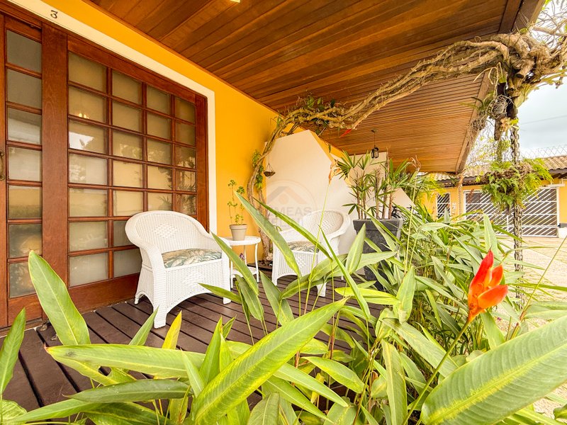 Casa em Condomínio com 2 suítes na Praia de Juquehy - LOCAÇÃO DIÁRIA, ANUAL E VENDA  São Sebastião - 