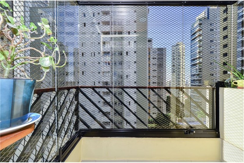 Apartamento na Vila Marina com 3 dormitórios 91m² Dr. Neto de Araújo São Paulo - 