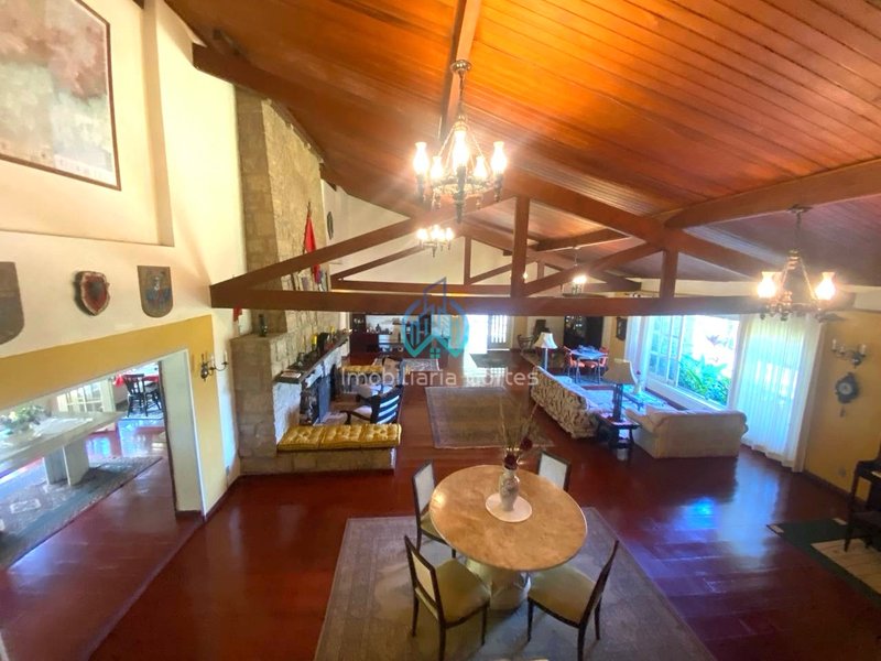 Propriedade Exclusiva por R$6.500.000 na Serra de Teresópolis com casa de campo inglesa Estrada do Paraíso Guapimirim - 