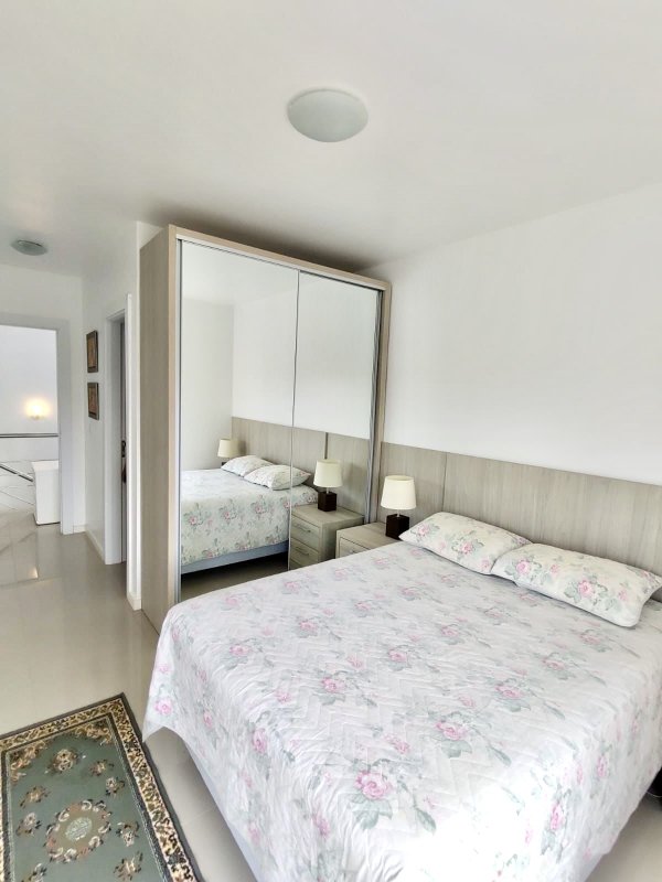 SOBRADO EM CONDOMÍNIO - 120M2 - 3 DORM - SUÍTE - 2 VAGAS Rua da Tulipa Capão da Canoa - 