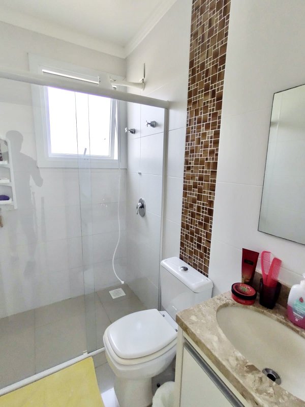 SOBRADO EM CONDOMÍNIO - 120M2 - 3 DORM - SUÍTE - 2 VAGAS Rua da Tulipa Capão da Canoa - 