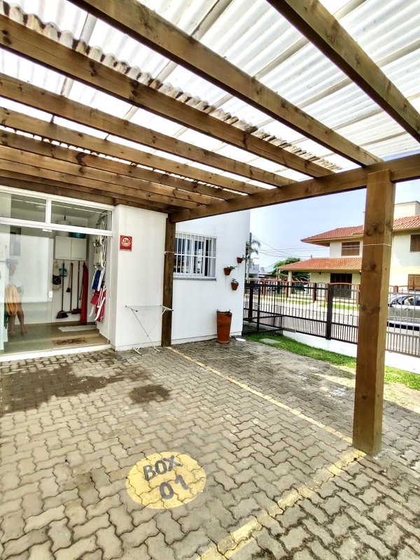 SOBRADO EM CONDOMÍNIO - 120M2 - 3 DORM - SUÍTE - 2 VAGAS Rua da Tulipa Capão da Canoa - 