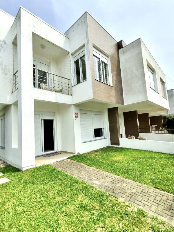 SOBRADO EM CONDOMÍNIO - 120M2 - 3 DORM - SUÍTE - 2 VAGAS Rua da Tulipa Capão da Canoa - 