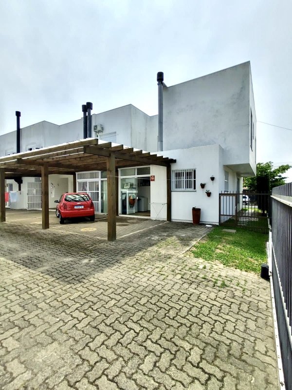 SOBRADO EM CONDOMÍNIO - 120M2 - 3 DORM - SUÍTE - 2 VAGAS Rua da Tulipa Capão da Canoa - 