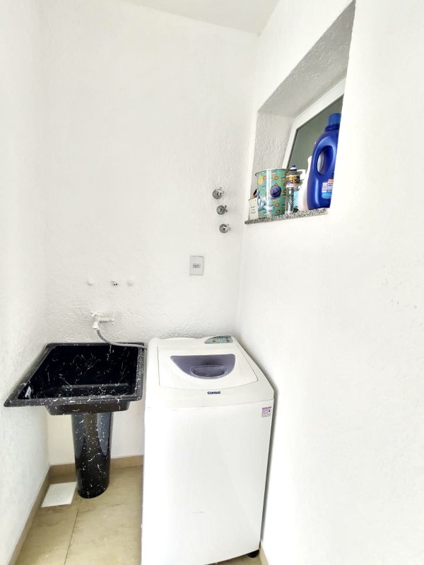 SOBRADO EM CONDOMÍNIO - 120M2 - 3 DORM - SUÍTE - 2 VAGAS Rua da Tulipa Capão da Canoa - 