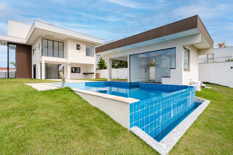 Linda casa de 3 suítes no Jardins Veneza Rodovia do Sol Vila Velha - 