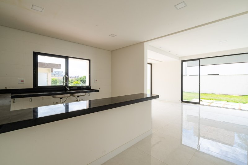 Linda casa de 3 suítes no Jardins Veneza Rodovia do Sol Vila Velha - 