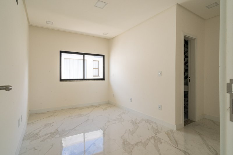 Linda casa de 3 suítes no Jardins Veneza Rodovia do Sol Vila Velha - 