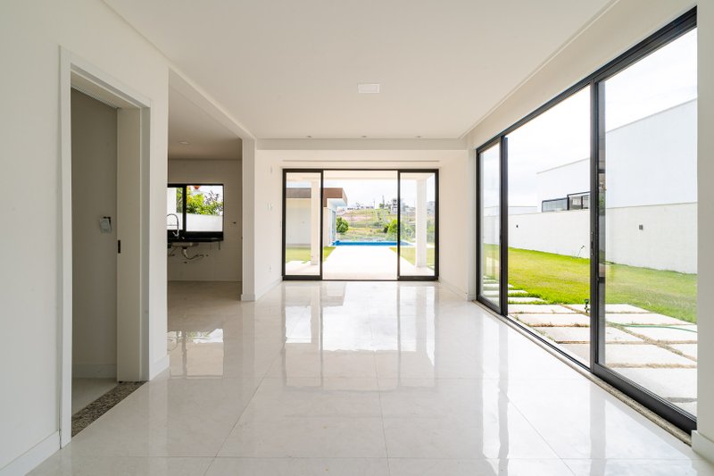 Linda casa de 3 suítes no Jardins Veneza Rodovia do Sol Vila Velha - 