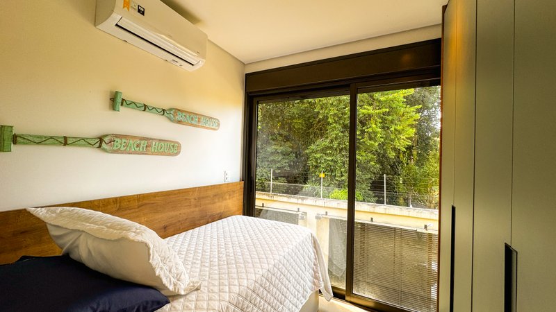 Casa em Condomínio com 4 Suítes e Piscina Privativa na Praia de Juquehy - LOCAÇÃO E VENDA  São Sebastião - 