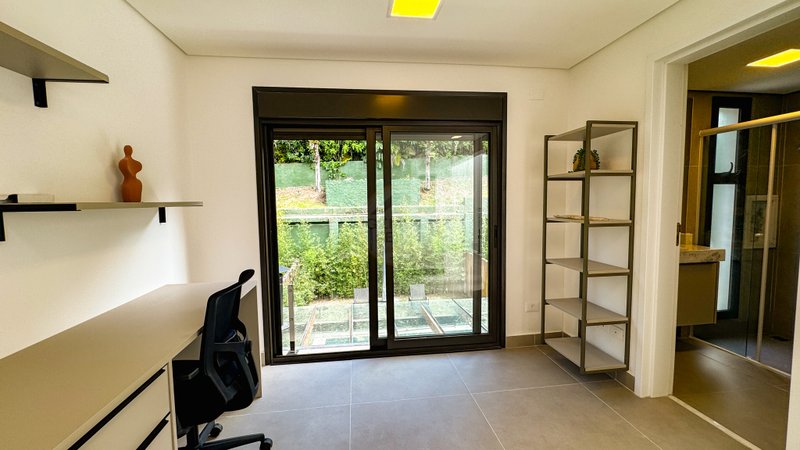 Casa em Condomínio com 4 Suítes e Piscina Privativa na Praia de Juquehy - LOCAÇÃO E VENDA  São Sebastião - 