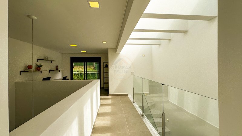 Casa em Condomínio com 4 Suítes e Piscina Privativa na Praia de Juquehy - LOCAÇÃO E VENDA  São Sebastião - 