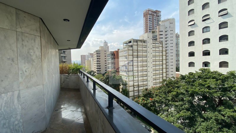 APARTAMENTO À VENDA EM MOEMA COM 5 DORMITÓRIOS Avenida Juriti São Paulo - 