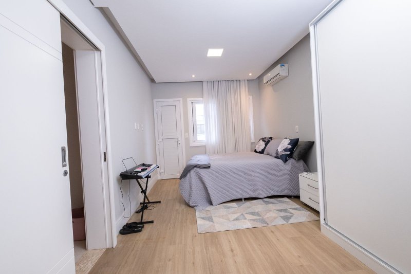 CASA DE LUXO COM 4 DORM À VENDA NO CONDOMÍNIO ALPHAVILLE GRAVATAÍ  Gravataí - 
