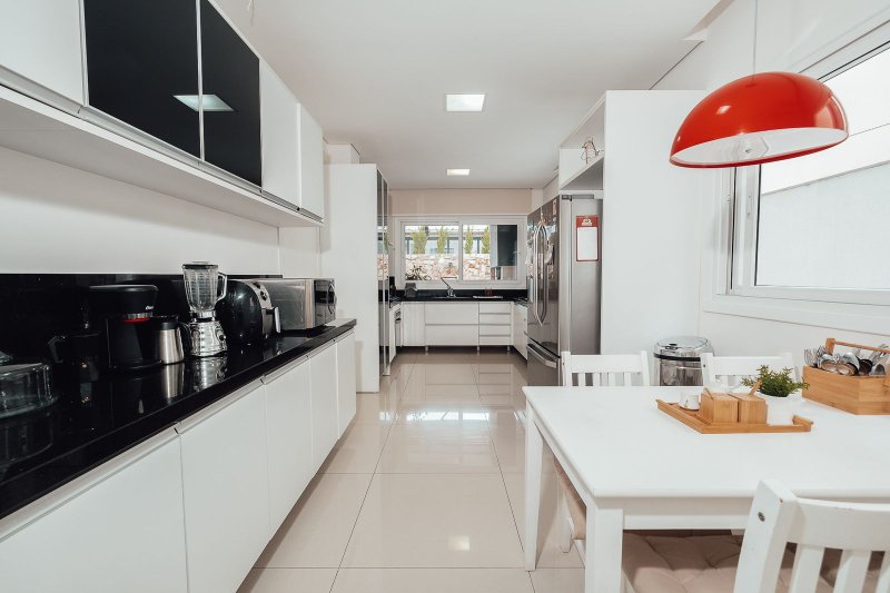 CASA DE LUXO COM 4 DORM À VENDA NO CONDOMÍNIO ALPHAVILLE GRAVATAÍ  Gravataí - 