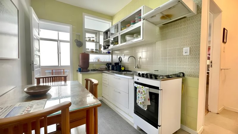 R$ 540.000 - EXCLUSIVIDADE - ÓTIMO APARTAMENTO - 148M2 - FRENTE - 3 DORM - VISTA Avenida Cristóvão Colombo Porto Alegre - 