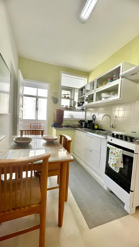 R$ 540.000 - EXCLUSIVIDADE - ÓTIMO APARTAMENTO - 148M2 - FRENTE - 3 DORM - VISTA Avenida Cristóvão Colombo Porto Alegre - 