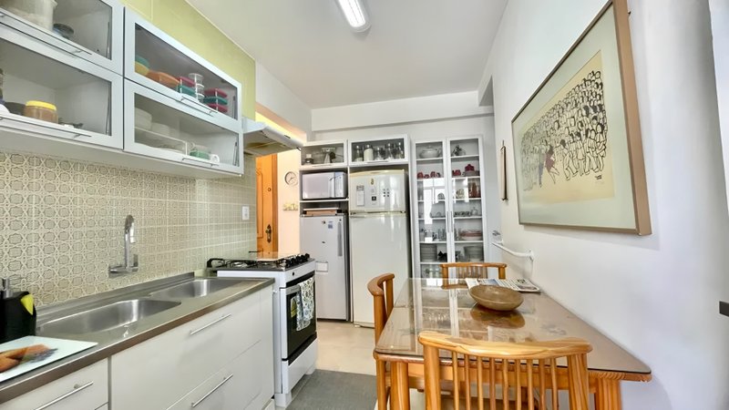R$ 540.000 - EXCLUSIVIDADE - ÓTIMO APARTAMENTO - 148M2 - FRENTE - 3 DORM - VISTA Avenida Cristóvão Colombo Porto Alegre - 