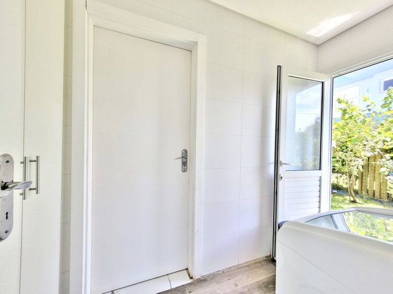 R$ 1.990.000 - MAGNÍFICA CASA ESQUINA - VISTA LAGO - 220M2 - 4 DORM (3 SUÍTES) - 2 VAGAS Avenida Paraguassu  Xangri-lá - 