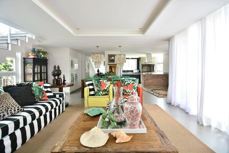 R$ 1.990.000 - MAGNÍFICA CASA ESQUINA - VISTA LAGO - 220M2 - 4 DORM (3 SUÍTES) - 2 VAGAS Avenida Paraguassu  Xangri-lá - 