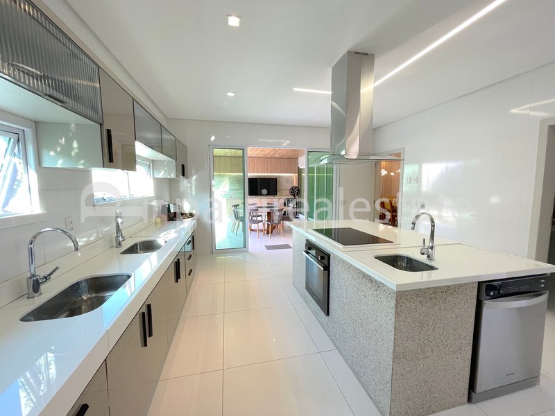 Casa Altissimo padrão com 468 m² 6 suítes 9 WC 4 vagas no Alphaville Fortaleza - CE Av. litoranea Eusébio - 