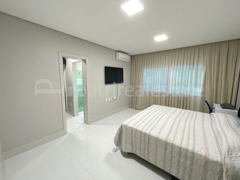 Casa Altissimo padrão com 468 m² 6 suítes 9 WC 4 vagas no Alphaville Fortaleza - CE Av. litoranea Eusébio - 