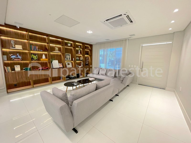 Casa Altissimo padrão com 468 m² 6 suítes 9 WC 4 vagas no Alphaville Fortaleza - CE Av. litoranea Eusébio - 