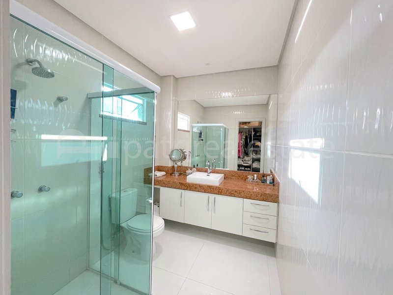 Casa Altissimo padrão com 468 m² 6 suítes 9 WC 4 vagas no Alphaville Fortaleza - CE Av. litoranea Eusébio - 