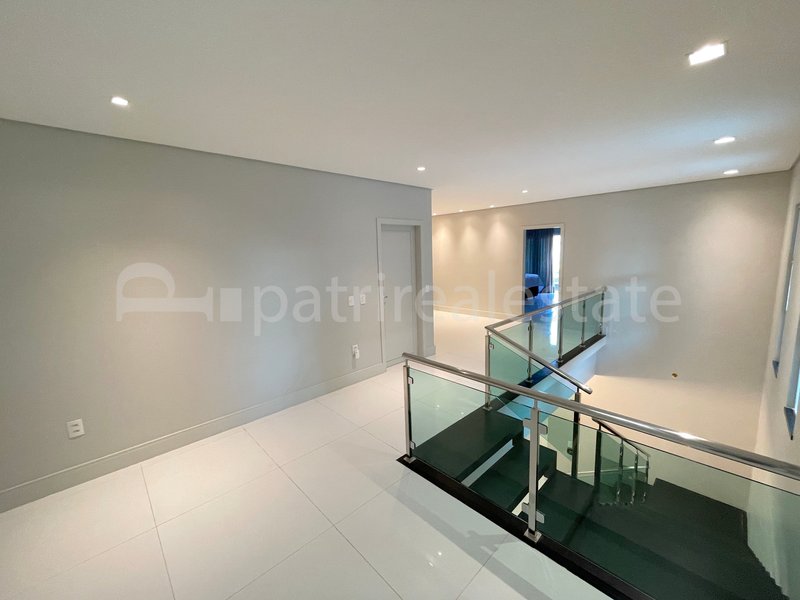 Casa Altissimo padrão com 468 m² 6 suítes 9 WC 4 vagas no Alphaville Fortaleza - CE Av. litoranea Eusébio - 