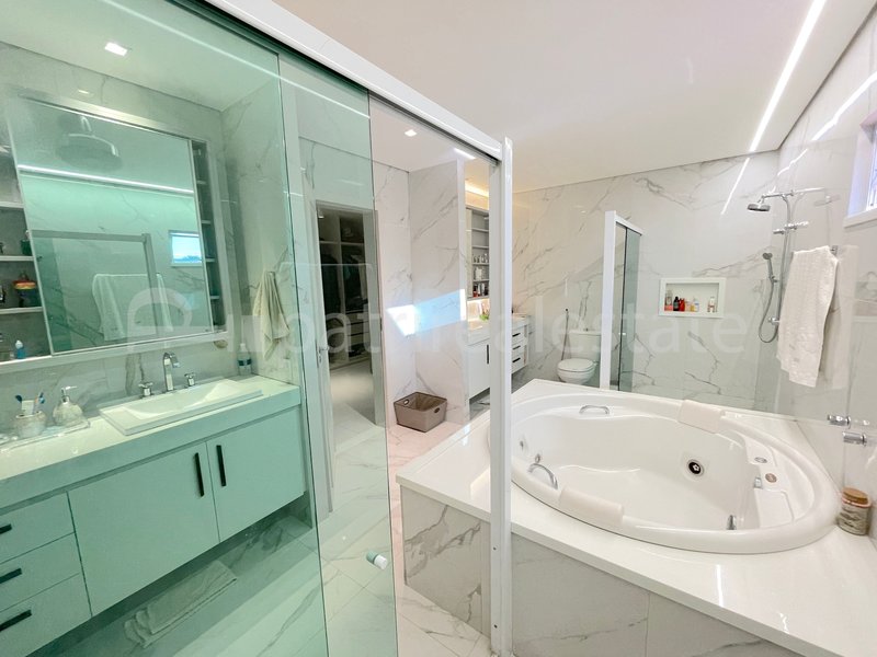 Casa Altissimo padrão com 468 m² 6 suítes 9 WC 4 vagas no Alphaville Fortaleza - CE Av. litoranea Eusébio - 