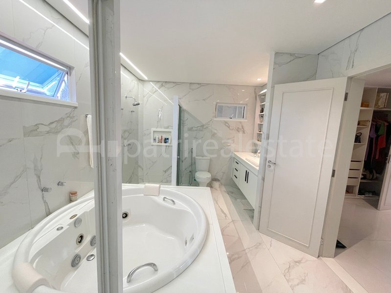 Casa Altissimo padrão com 468 m² 6 suítes 9 WC 4 vagas no Alphaville Fortaleza - CE Av. litoranea Eusébio - 