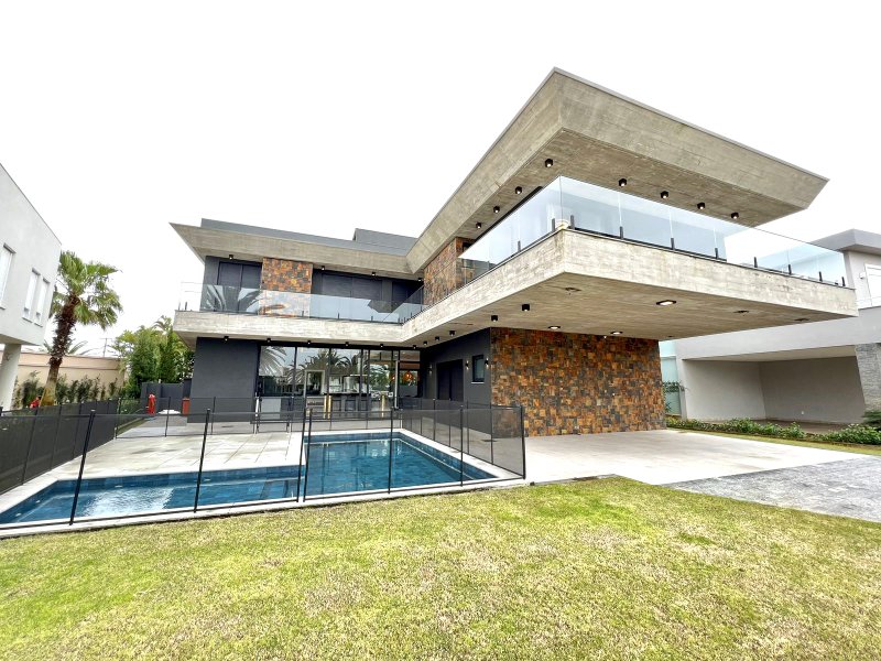 R$ 5.300.000 - EXCLUSIVIDADE - MAGNÍFICA CASA À BEIRA MAR - 400M2 - 4 SUÍTES Avenida Paraguassú  Xangri-lá - 