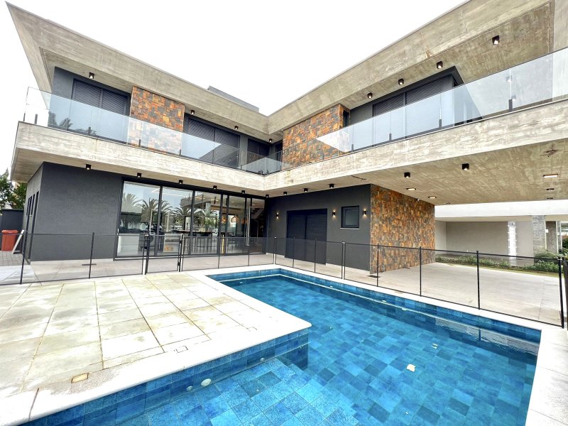 R$ 5.300.000 - EXCLUSIVIDADE - MAGNÍFICA CASA À BEIRA MAR - 400M2 - 4 SUÍTES Avenida Paraguassú  Xangri-lá - 