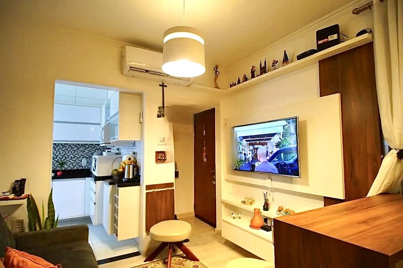 R$ 290.000 - ÓTIMA LOCALIZAÇÃO - APARTAMENTO REFORMADO - 41M2 - 1 DORM - 1 VAGA Rua Eça de Queiroz Porto Alegre - 