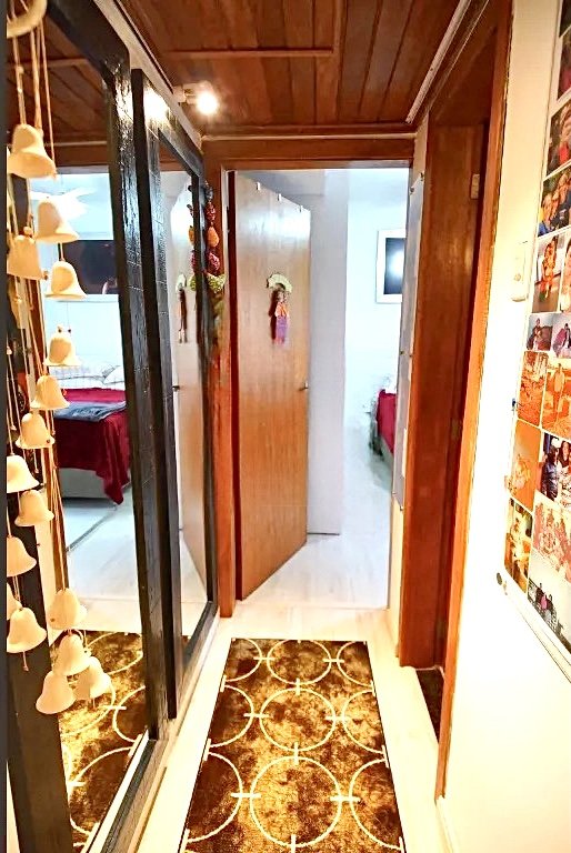 R$ 290.000 - ÓTIMA LOCALIZAÇÃO - APARTAMENTO REFORMADO - 41M2 - 1 DORM - 1 VAGA Rua Eça de Queiroz Porto Alegre - 