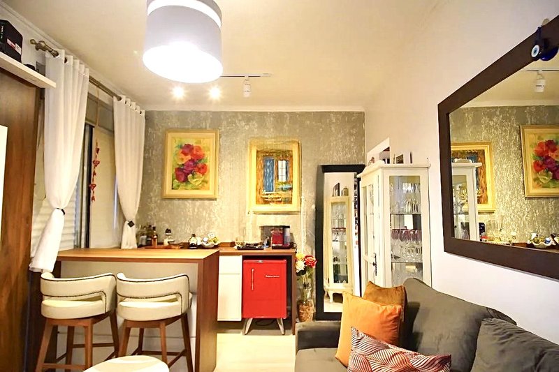 R$ 290.000 - ÓTIMA LOCALIZAÇÃO - APARTAMENTO REFORMADO - 41M2 - 1 DORM - 1 VAGA Rua Eça de Queiroz Porto Alegre - 