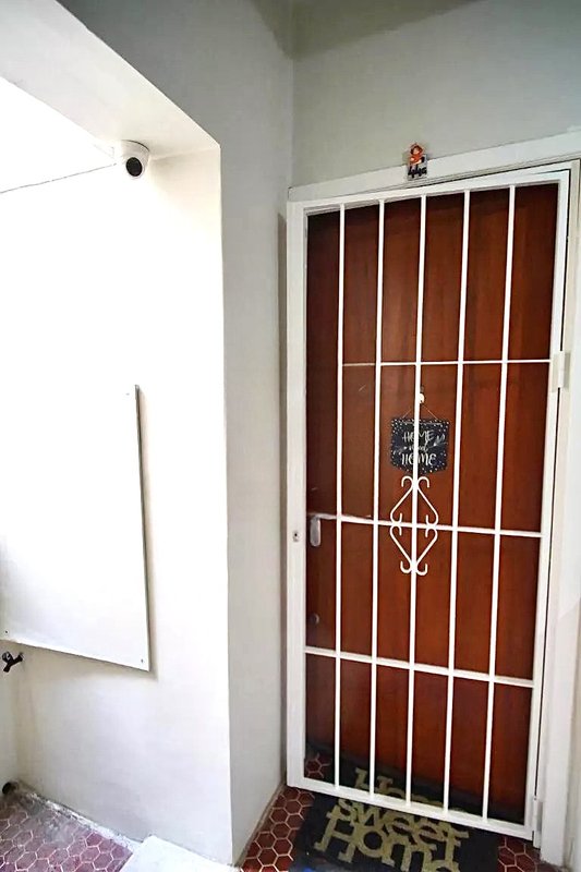 R$ 290.000 - ÓTIMA LOCALIZAÇÃO - APARTAMENTO REFORMADO - 41M2 - 1 DORM - 1 VAGA Rua Eça de Queiroz Porto Alegre - 