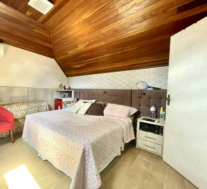 R$ 980.000 - LINDA CASA EM CONDOMÍNIO - 109M2 - 4 SUÍTES - SACADAS - 3 VAGAS Rua João Baldasso Canela - 