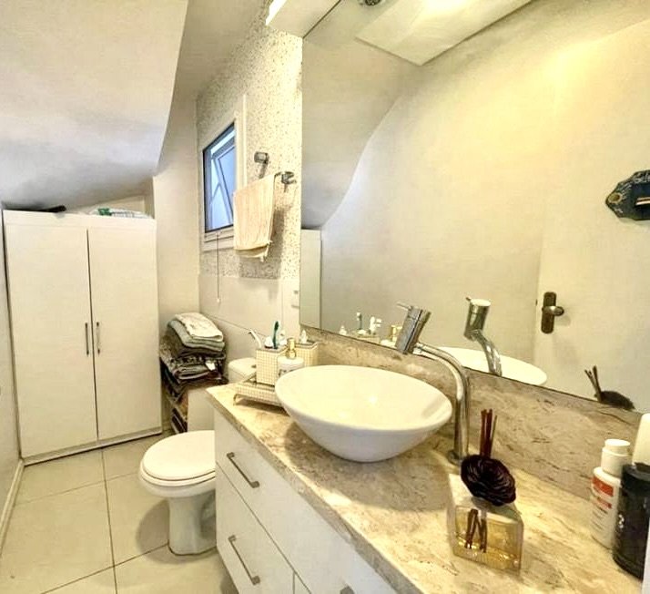 R$ 980.000 - LINDA CASA EM CONDOMÍNIO - 109M2 - 4 SUÍTES - SACADAS - 3 VAGAS Rua João Baldasso Canela - 