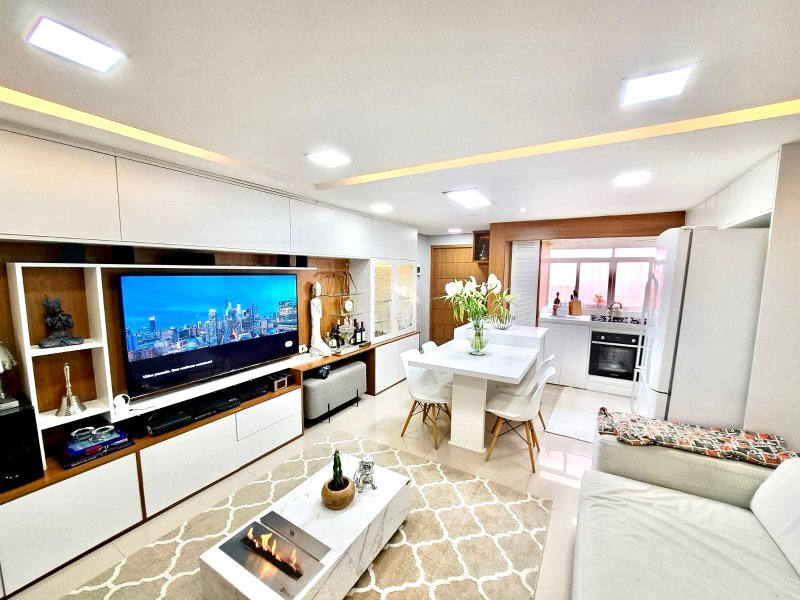 R$ 299.000 - EXCELENTE STUDIO - TOTALMENTE MOBILIADO - 44M2 - 1 VAGA - ÓTIMA LOCALIZAÇÃO - Porto Alegre - 