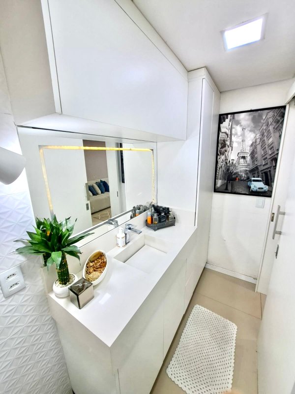 R$ 299.000 - EXCELENTE STUDIO - TOTALMENTE MOBILIADO - 44M2 - 1 VAGA - ÓTIMA LOCALIZAÇÃO - Porto Alegre - 