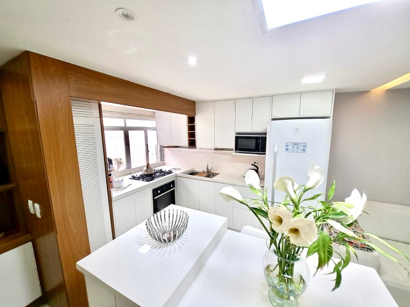 R$ 299.000 - EXCELENTE STUDIO - TOTALMENTE MOBILIADO - 44M2 - 1 VAGA - ÓTIMA LOCALIZAÇÃO - Porto Alegre - 