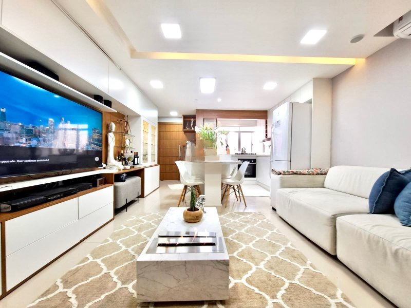 R$ 299.000 - EXCELENTE STUDIO - TOTALMENTE MOBILIADO - 44M2 - 1 VAGA - ÓTIMA LOCALIZAÇÃO - Porto Alegre - 