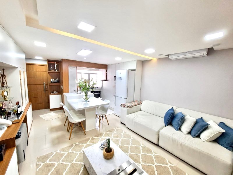 R$ 299.000 - EXCELENTE STUDIO - TOTALMENTE MOBILIADO - 44M2 - 1 VAGA - ÓTIMA LOCALIZAÇÃO - Porto Alegre - 