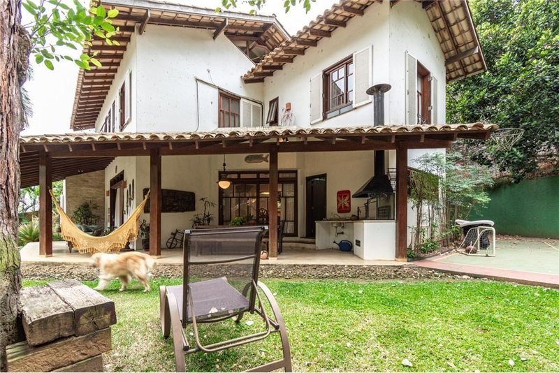 Casa em Condomínio de Luxo com 4 suítes 442m² Canumá São Paulo - 