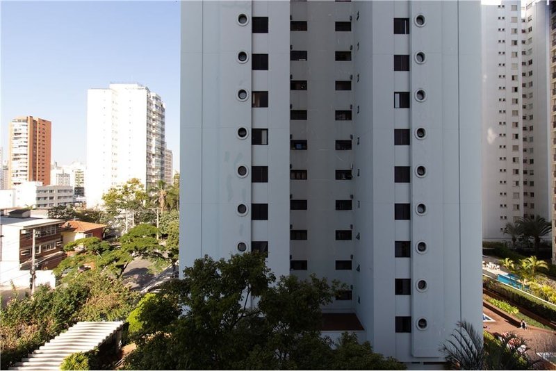 Apartamento em Moema com 95m² Av: Cotovia São Paulo - 
