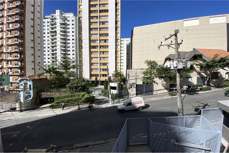 Apartamento com 3 suítes 191m² R. Dr. Albuquerque Lins São Paulo - 