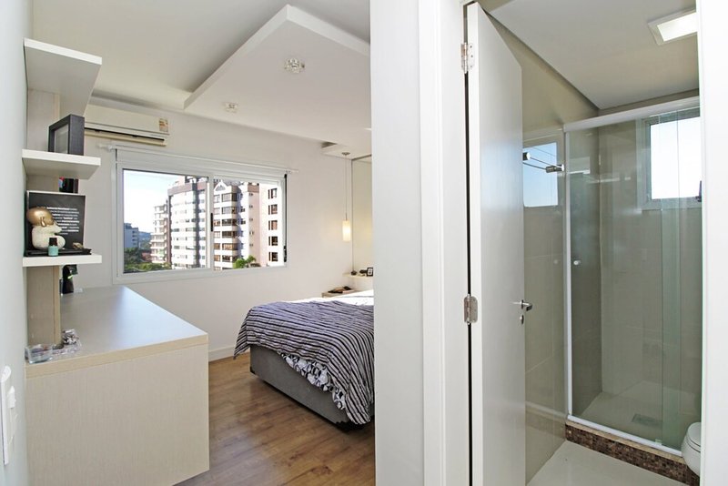 Apartamento PFS 315 Apto 261 1 suíte 86m² Faria Santos Porto Alegre - 